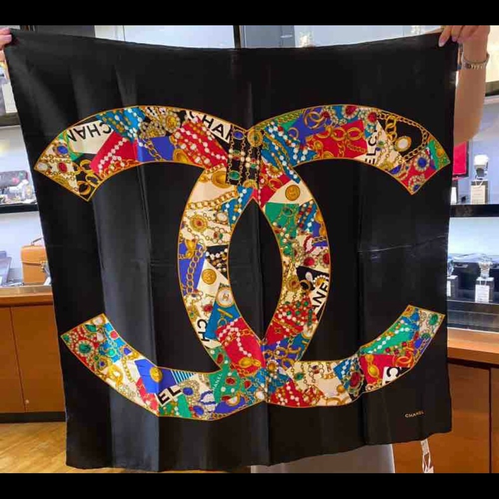 Vintage Chanel scarf silk in good condition